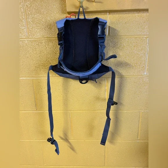 Field and Stream Chest Pack - Picture 2 of 8